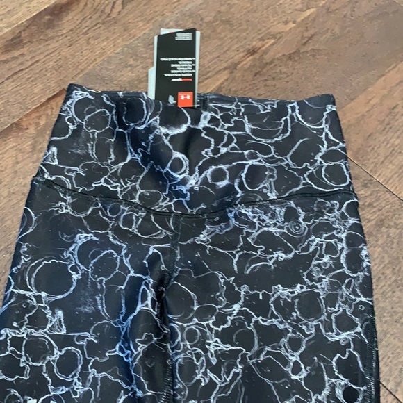 NWT Under Armour Athletic Capris - Picture 5 of 7
